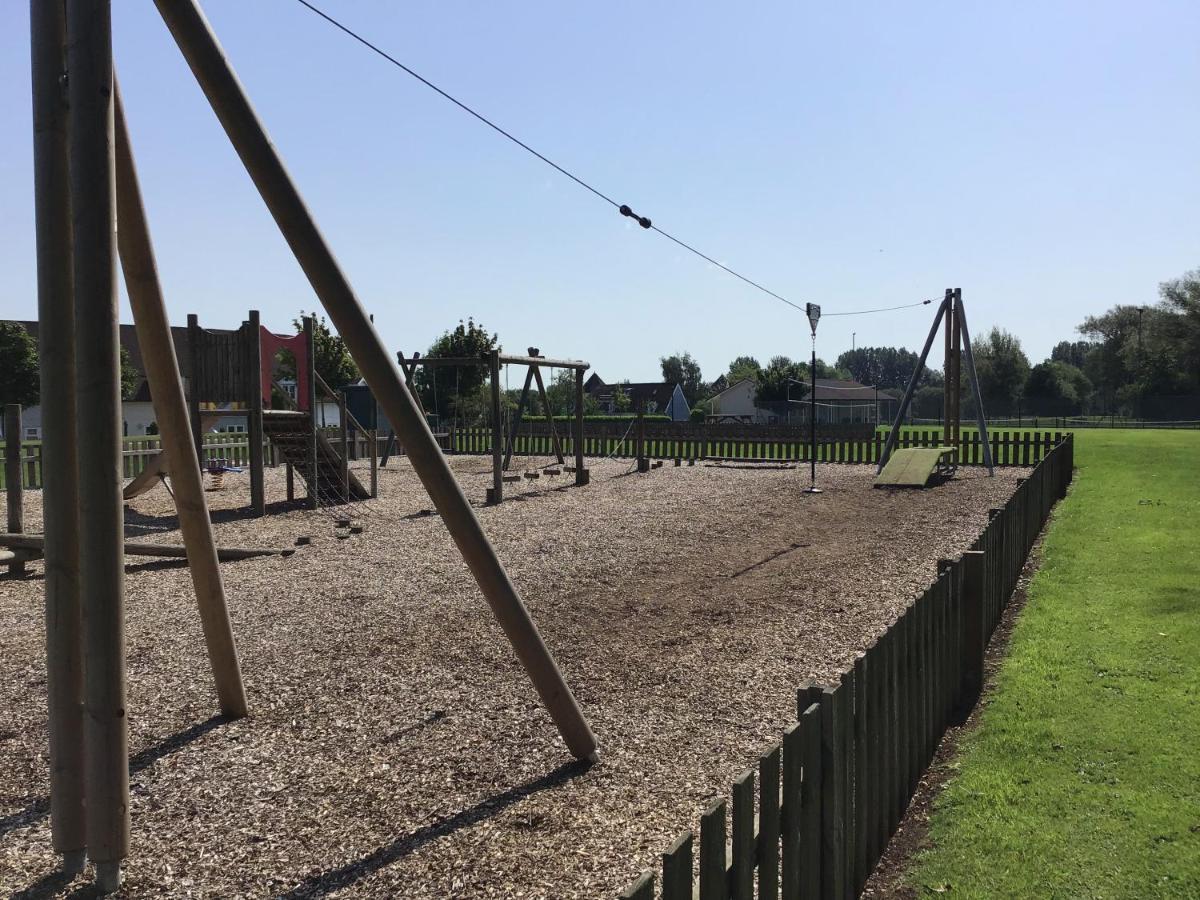 'That One' Our Cotswold Lakeside Lodge Cirencester Εξωτερικό φωτογραφία